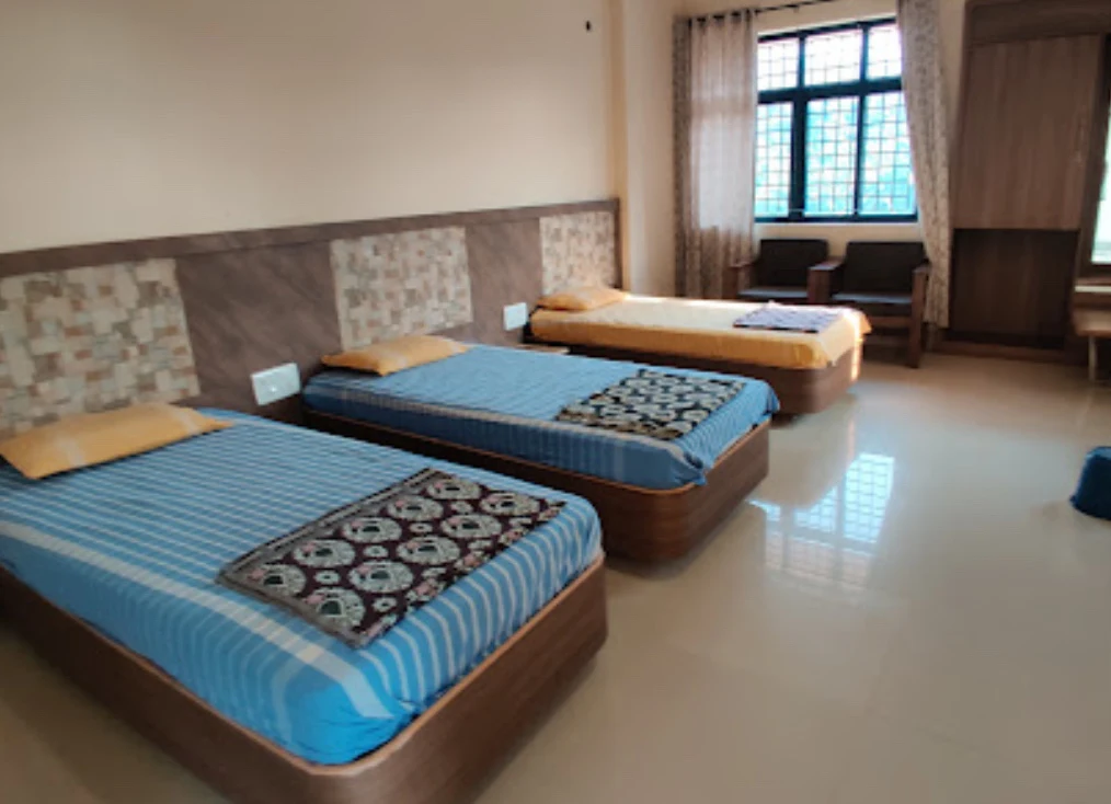 Deluxe AC room at Anagha Guest House
